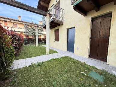 Foto Appartamento in Via generale dalla chiesa 45, Corte Franca di 140 m²