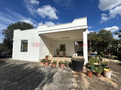 Foto Villa unifamiliare in Contrada EreditÃ  snc, Villa Castelli di 100 m²