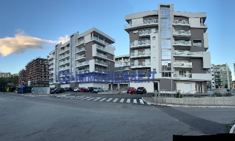 Foto Appartamento in Via Del Gallitello, Potenza Centro di 150 m²