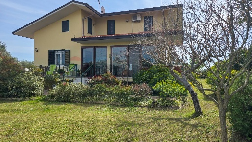 Foto Casa indipendente in Via Cesare Licini 105, Ortona di 199 m²