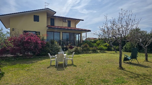 Foto Casa indipendente in Via Cesare Licini 105, Ortona di 199 m²