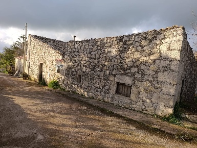 Foto Rustico in STRADA VICINALE 239- C/DA TRIBASTONE, Ragusa di 200 m²