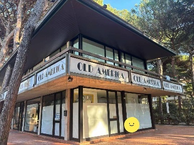 Foto Locale commerciale in Via Gramsci, Cervia Milano Marittima di 92 m²
