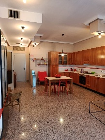 Foto Casa indipendente a Comiso Centro di 380 m² con 12 locali in vendita