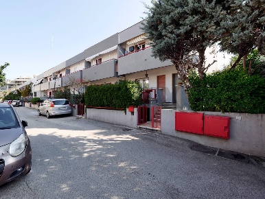 Foto Villa a schiera in Via Conte Girolamo Giusso 19, Bari Mungivacca
