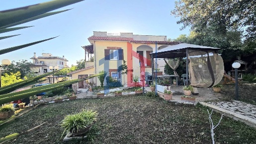 Foto Villa unifamiliare in via delle azalee snc, Aprilia Cogna di 230 m²