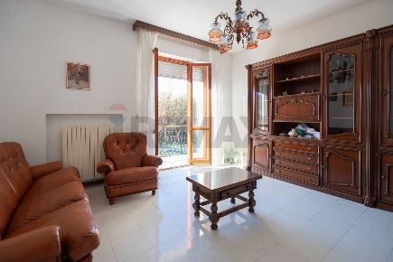 Foto Appartamento in Ponte Esinante 17, Cupramontana di 129 m² con 6 locali