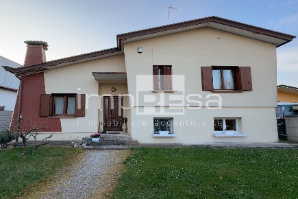 Foto Casa indipendente in Via Roncat 24, Gaiarine Albina di 141 m²