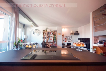 Foto Appartamento in Via Andrea Palladio 12, Verona Stadio di 210 m²