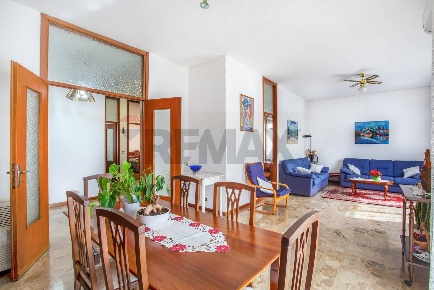 Foto Appartamento in Via Madonna delle Grazie 3, Trecate Centro di 120 m²