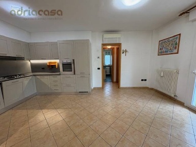 Foto Appartamento in Via Del Giglio, Cattolica di 70 m² con 3 locali