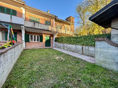 Foto Villa a schiera a Alessandria Cantalupo di 183 m² con 5 locali