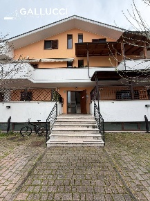 Foto Appartamento in Via Nora 3, Chieti Brecciarola di 100 m² con 3 locali