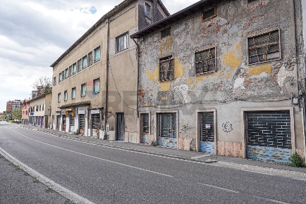 Foto Rustico a Torre Boldone Centro di 1000 m² con 20 locali in vendita