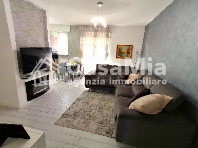 Foto Appartamento in via Col di lana, Legnano Frati di 85 m² con 3 locali
