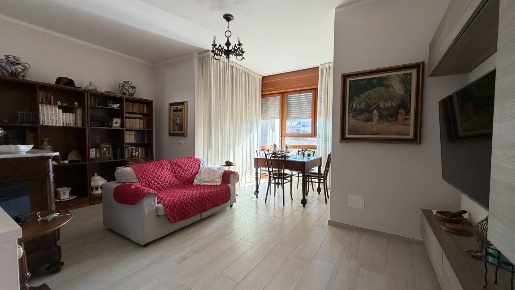 Foto Appartamento a Aulla Centro di 102 m² con 5 locali in vendita