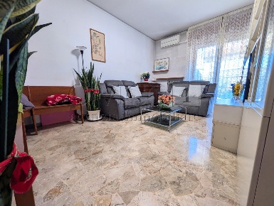 Foto Appartamento in Via Antonio Cantore 22, Vicenza di 91 m² con 5 locali