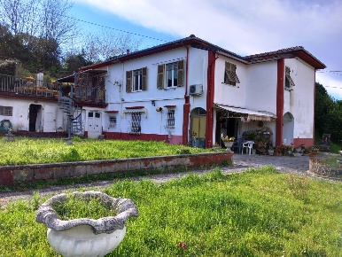 Foto Villa bifamiliare a Vezzano Ligure Stazione Fornola di 274 m²