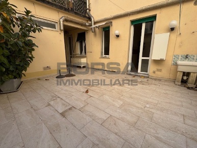 Foto Appartamento in Via dei Cavalieri, Livorno di 132 m² con 5 locali