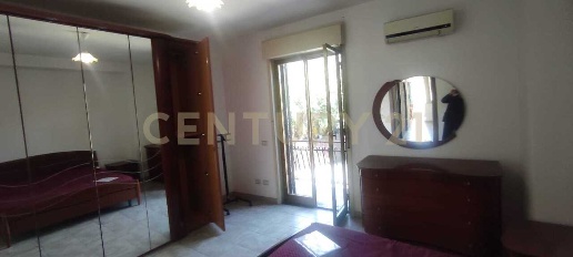 Foto Appartamento in Via Luigi Settembrini 2, Giarre Centro di 80 m²