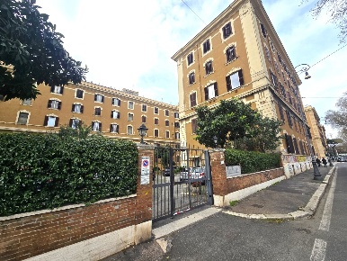 Foto Appartamento in Piazza di Santa Croce in Gerusalemme 1, Roma di 106 m²