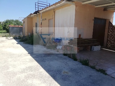 Foto Magazzino in Traversa Vallone Carancino, Siracusa con 3 locali