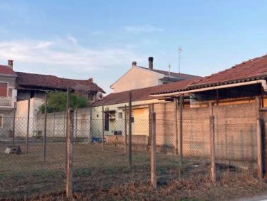 Foto Appartamento a Confienza di 250 m² con 4 locali in vendita