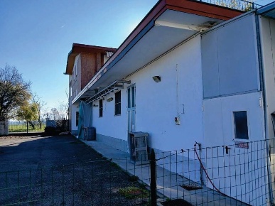Foto Laboratorio a Robecco sul Naviglio Centro di 318 m² con 5 locali