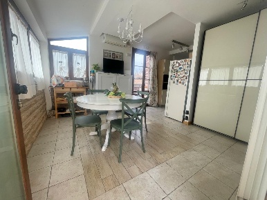 Foto Appartamento a Poggibonsi Centro di 136 m² con 6 locali in vendita