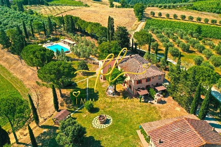 Foto Agriturismo a Peccioli di 500 m² con 22 locali in vendita