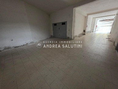 Foto Box a Pontedera Centro di 23 m² con 1 locali in vendita
