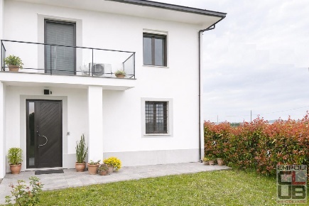 Foto Casa indipendente a Empoli Marcignana - Lucchese di 240 m² in vendita
