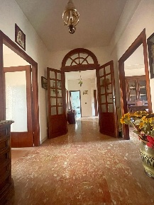 Foto Appartamento a Poggibonsi Centro di 132 m² con 6 locali in vendita