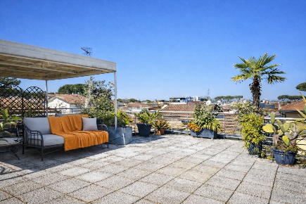 Foto Attico a Camaiore Lido di Camaiore di 120 m² con 4 locali in vendita