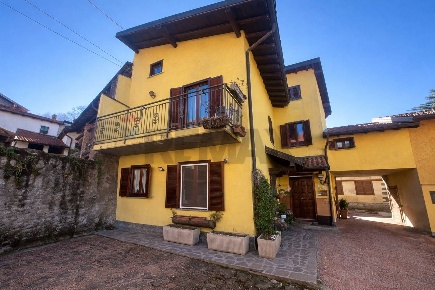 Foto Case semi ndipendenti in Via Broglio 6, Cocquio-Trevisago Caldana