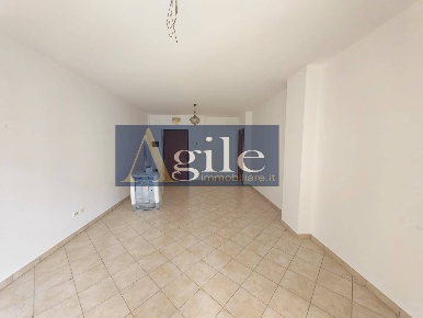 Foto Appartamento in via ugo foscolo, Corropoli di 175 m² con 5 locali