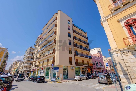 Foto Appartamento in Via Muzio Sforza 4, Monopoli Centro di 111 m²