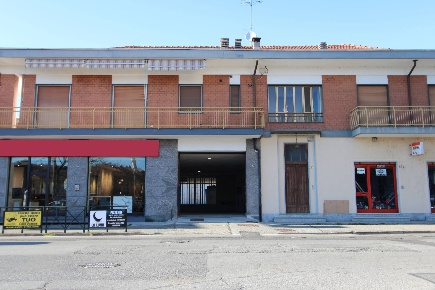 Foto Posti auto in Corso Galileo Ferraris, Chivasso Centro di 155 m²