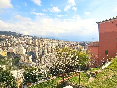 Foto Appartamento in Salita Di Granarolo, Genova San Teodoro di 97 m²