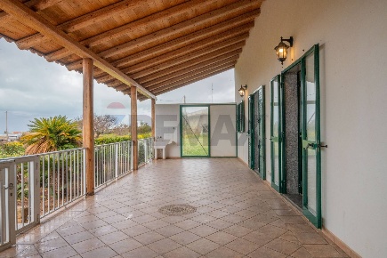 Foto Casa indipendente in Contrada Corvo, Scicli di 130 m² con 6 locali