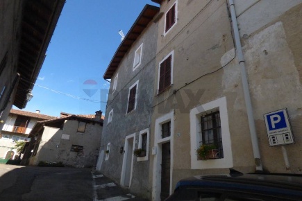 Foto Case semi ndipendenti in via s. Giorgio 16, Castelveccana Castello