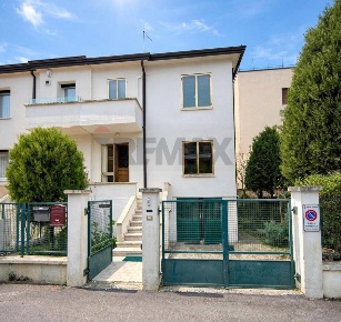 Foto Case semi ndipendenti a Padova Savonarola - Ponte Molino di 155 m²