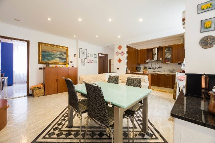 Foto Appartamento in Via Casata Centuriona 3, Genova Marassi di 140 m²