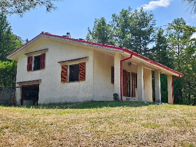 Foto Casa indipendente in FRAZIONE PRECICCHIE, Fabriano di 100 m²
