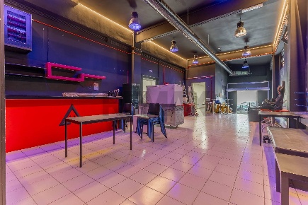 Foto Locale commerciale in VIA PIETRO GIANNONE 16, Bari Japigia di 300 m²