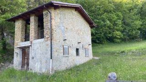 Foto Rustico a Palagano Monchio di 80 m² con 4 locali in vendita