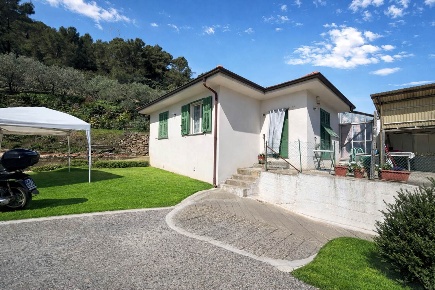 Foto Villa unifamiliare a Camporosso Centro di 60 m² con 2 locali