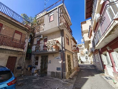 Foto Casa indipendente in via pisacane 19, Nizza di Sicilia di 87 m²