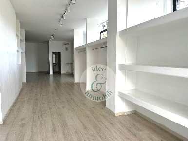 Foto Locale commerciale a Sesto Fiorentino Sesto Città di 150 m² in vendita