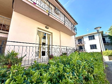 Foto Appartamento a Cecina Cecina Centro di 96 m² con 6 locali in vendita